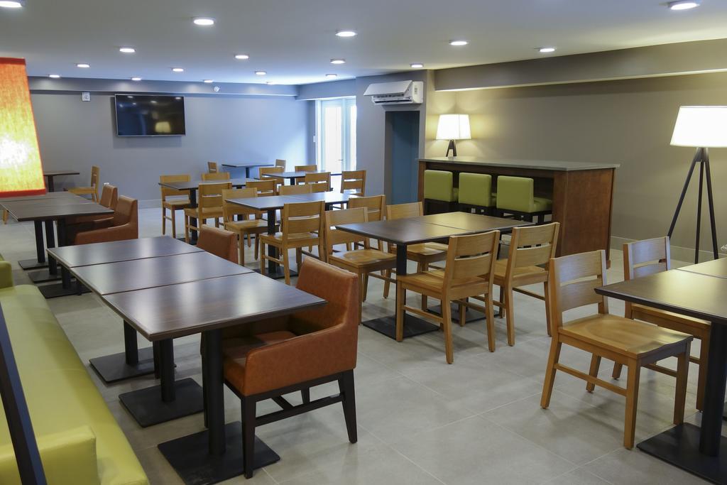 Country Inn & Suites Downtown Convention Center By Radisson, Gatlinburg, Tn Ngoại thất bức ảnh